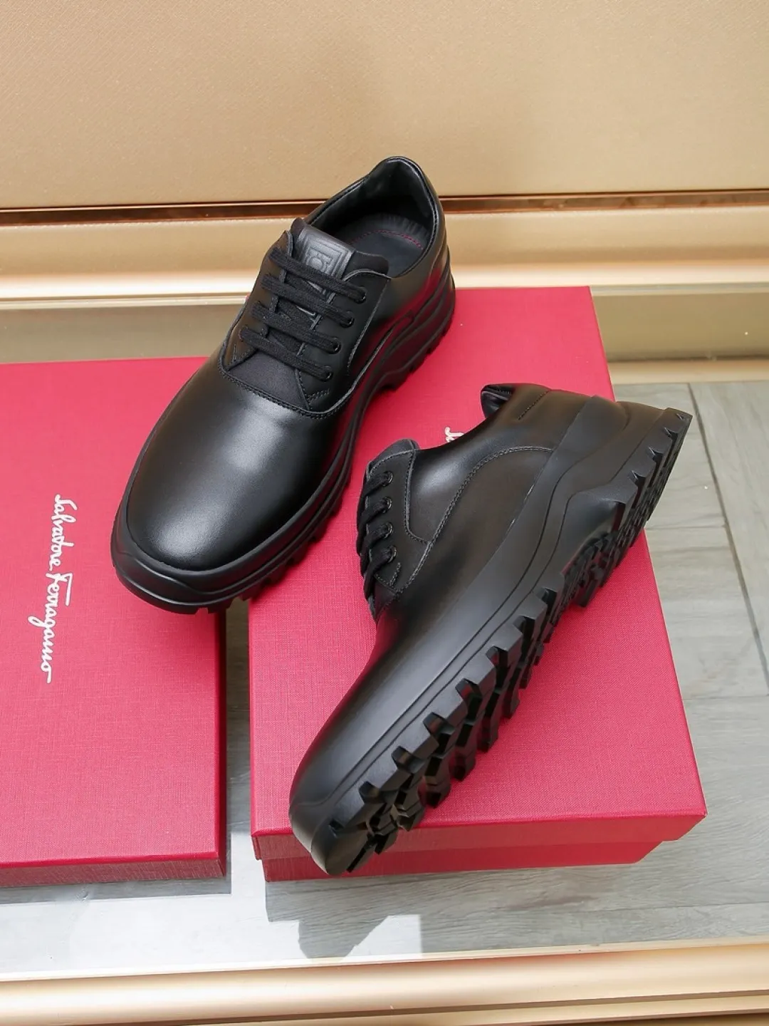 Factory P640💰🔥《Ferragamo》👏Latest•High-end top brand luxury~purchasing agent, top~quality. New fashionable business men's shoes 🔜The uppers are made of original first-layer open-edge beaded cowhide➕cowhide·lining, with fine workmanship. The original stylish and soft combination wear-resistant and non-slip outsole is light and comfortable on the feet. The real thing looks better in real photos. Number of yards: 38--44 (45 and 46 can be customized)